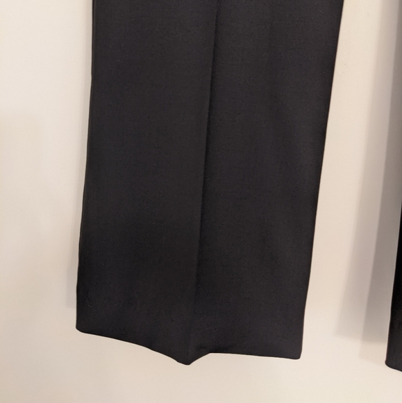 THEORY Relaxed Straight Pant in Stretch Wool - Picture 5 of 8